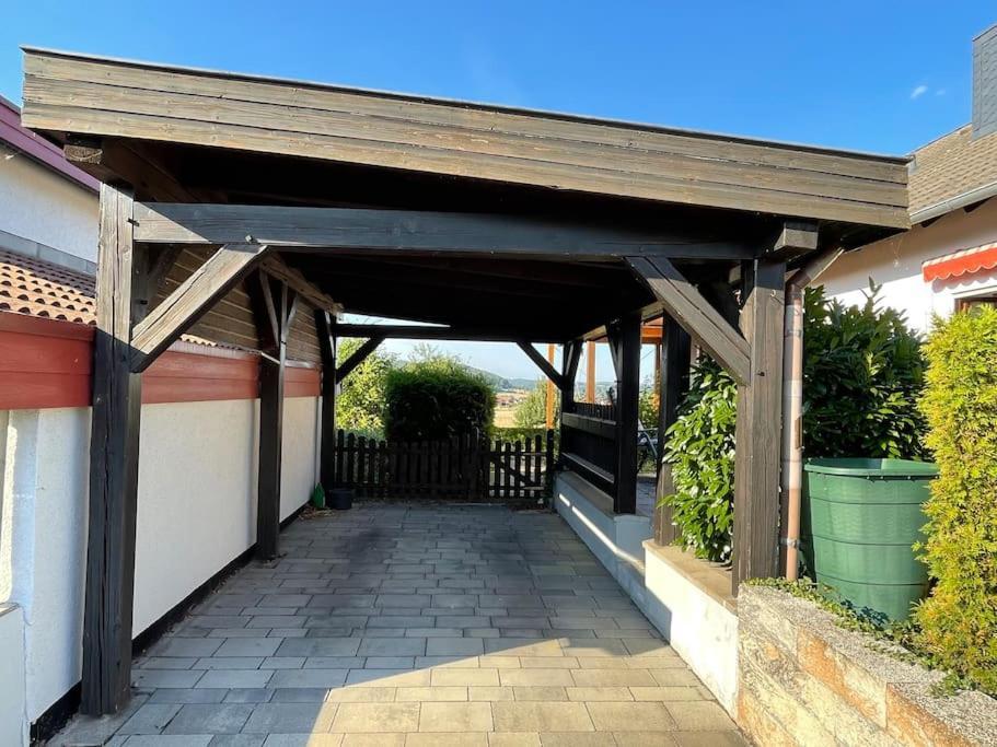 Ferienwohnung Leuchtbergblick Mit Terrasse Und Pkw Stellplatz Eschwege Exteriör bild