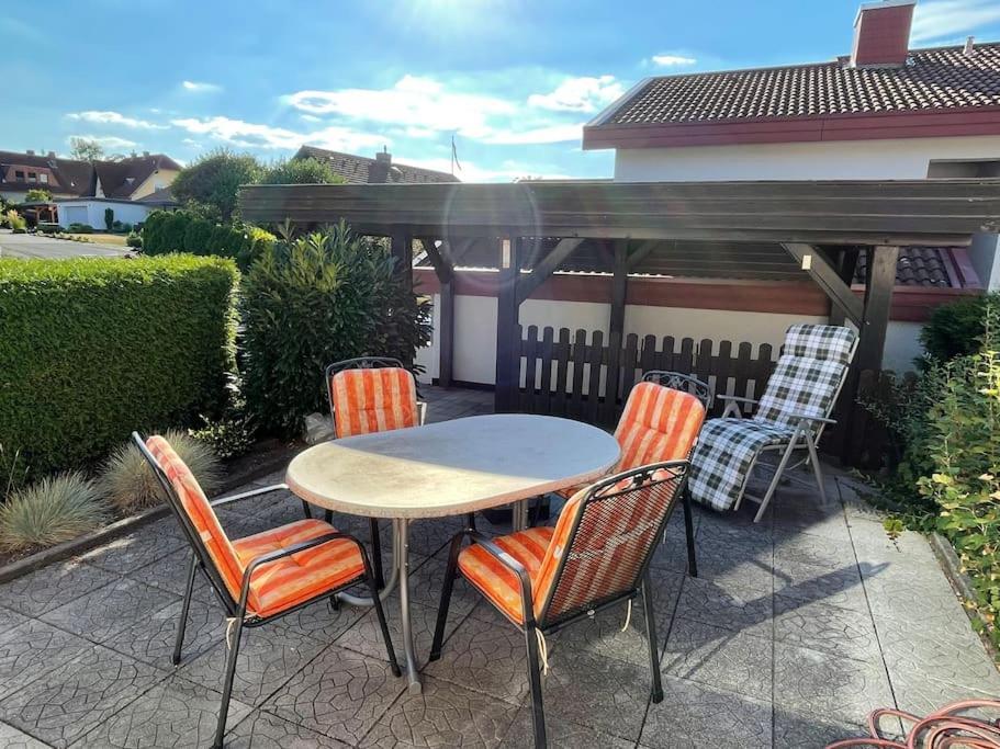 Ferienwohnung Leuchtbergblick Mit Terrasse Und Pkw Stellplatz Eschwege Exteriör bild